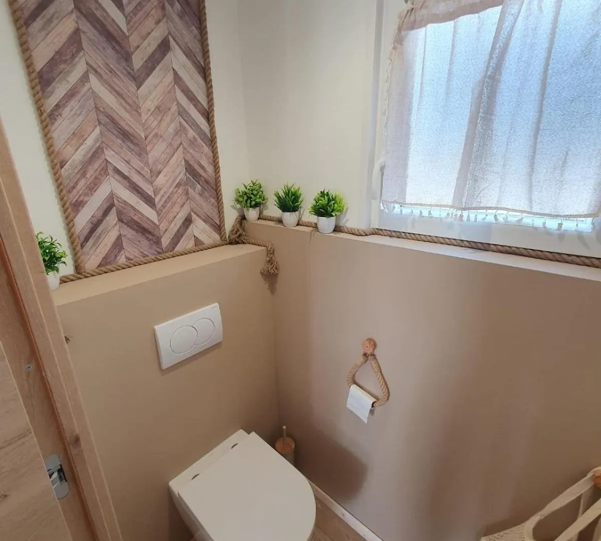 Appartement Paisible Neuf Hyeres 0*,  France
